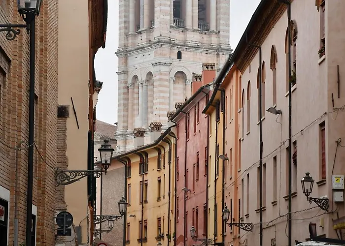 A Due Passi Dal Centro *